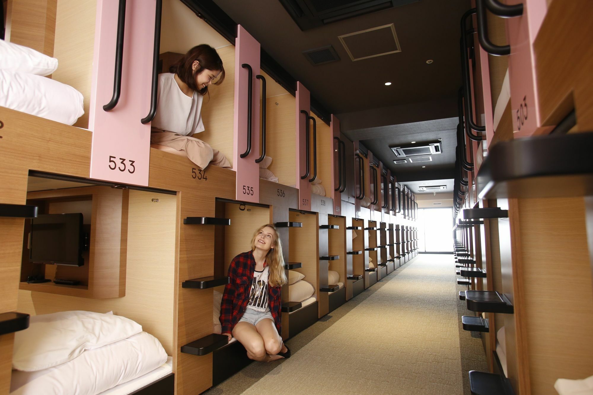 Y'S Cabin Osaka Namba Eksteriør billede