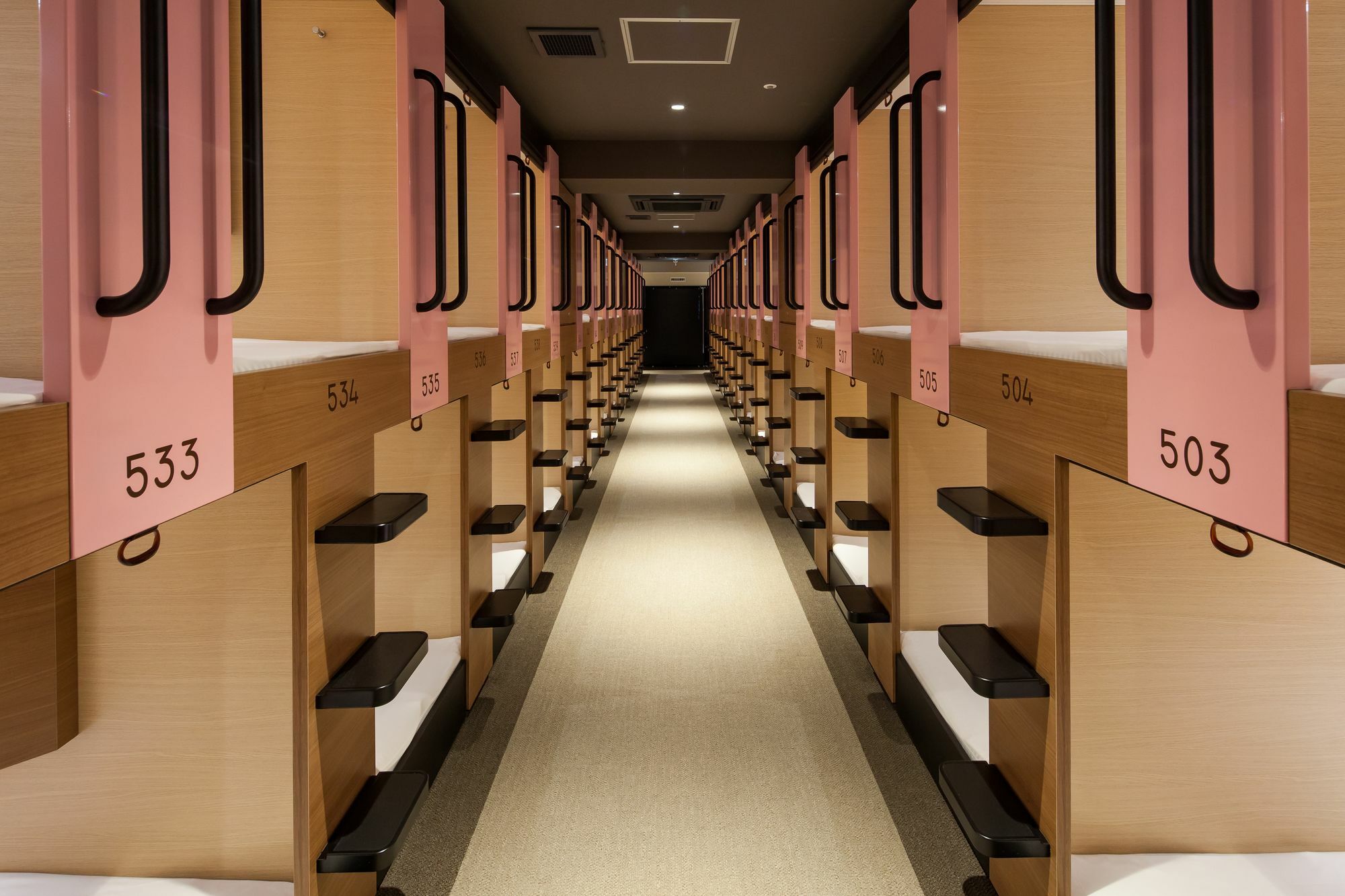 Y'S Cabin Osaka Namba Eksteriør billede